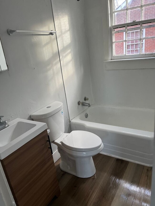 Foto del edificio - 301 S Main Ave