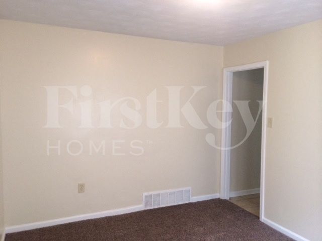 Building Photo - 5139 Longmeadow Cove