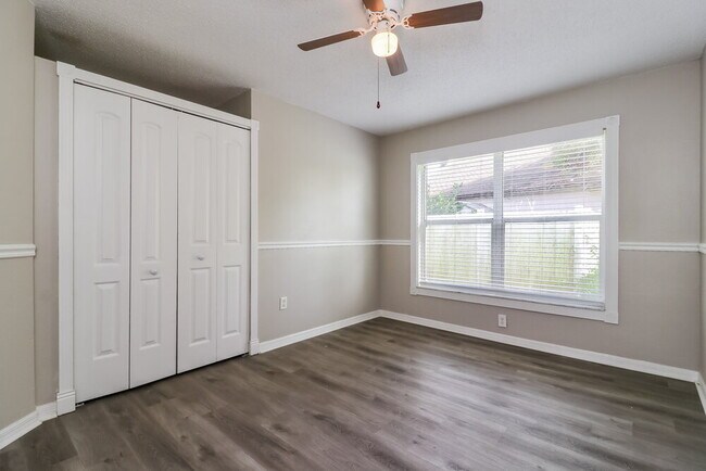 Foto del edificio - 1102 Timber Trace Dr