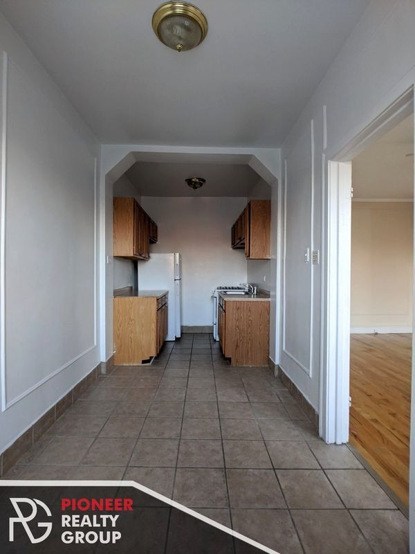 Foto del edificio - 4851 N Damen Ave