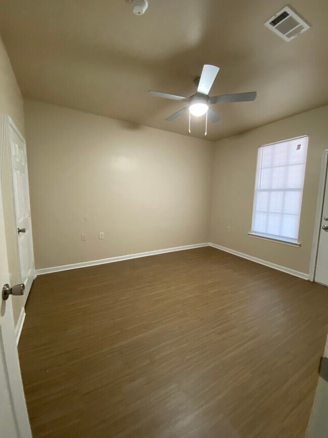 PRIMER DORMITORIO - The Mandell