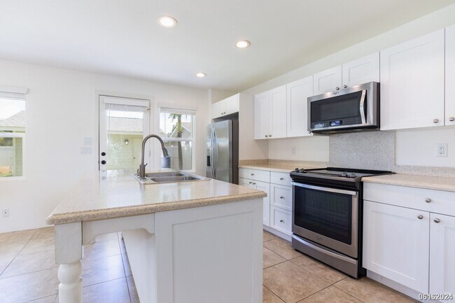 Building Photo - Available 6/1/25  Ocean Pointe 4 bdrm/3 ba...