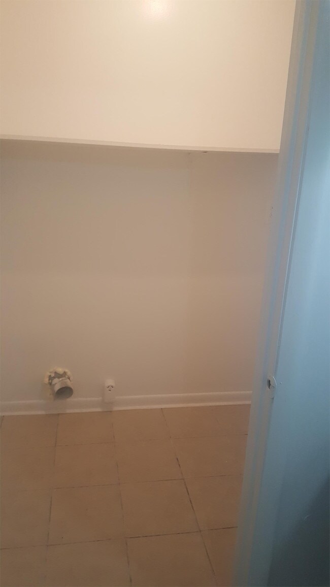 Foto del edificio - 2609 Academy Dr NW