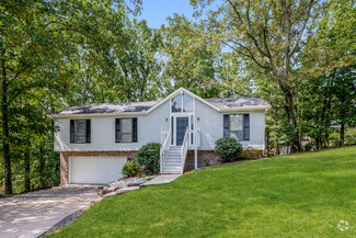 Building Photo - 1800 Lyle Dr