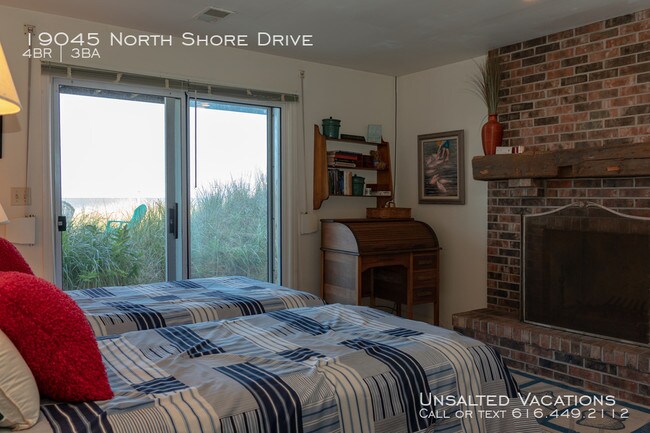 Building Photo - 4 BD Home on Lake Michigan