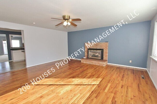 Building Photo - Charming Home in Quiet Neighborhood