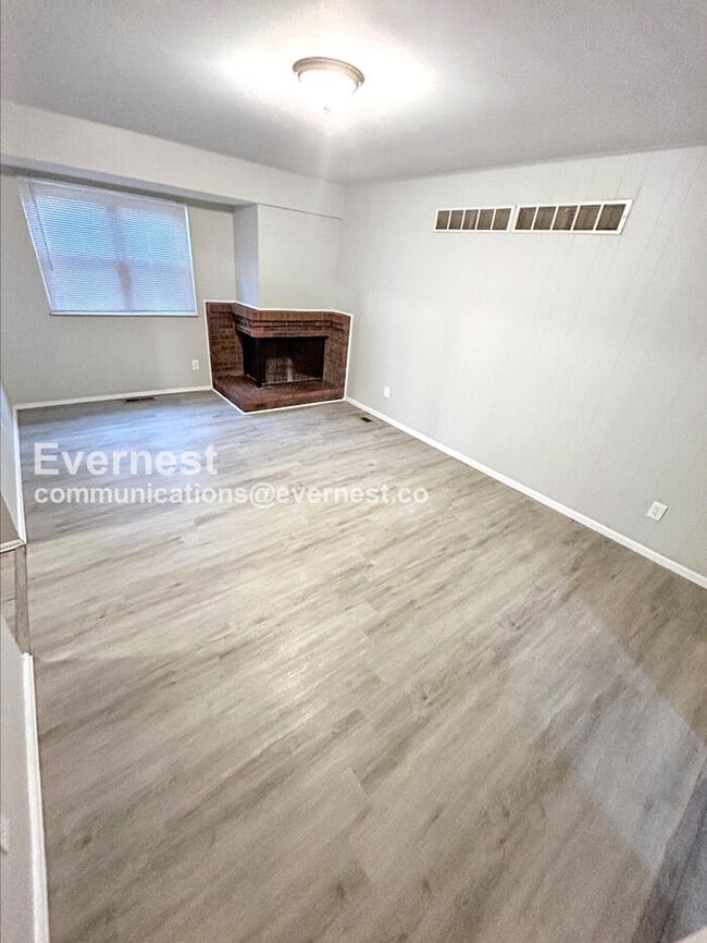 Foto del edificio - 12465 Shoreside Dr