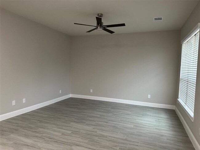 Building Photo - 2614 Appian Way