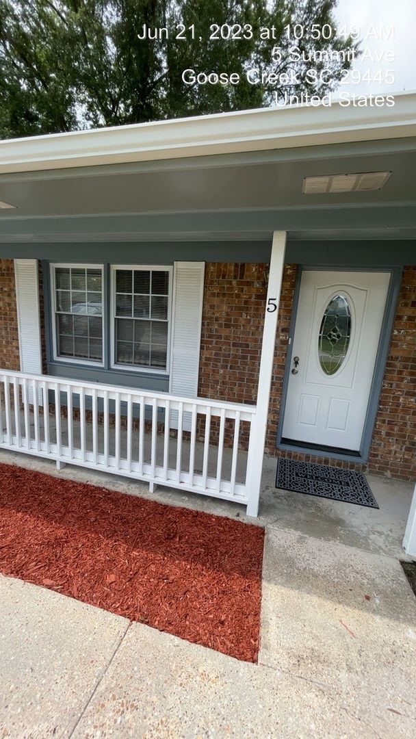 Foto del edificio - Relaxed Living with Spacious Yard in Goose...