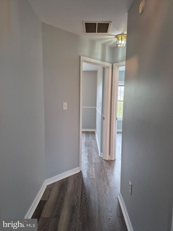 Foto del edificio - 54 Lombard Ln