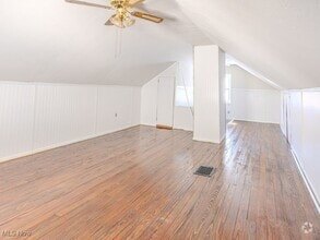 Building Photo - 1142 Arlington Ave SW