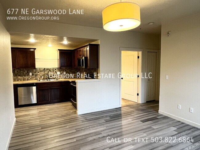 Foto del edificio - 677 NE Garswood Ln