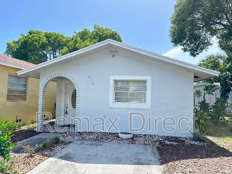 Foto principal - 218 N D St