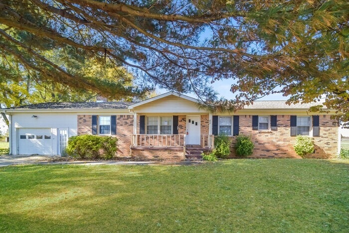 Primary Photo - 212 Brady Dr