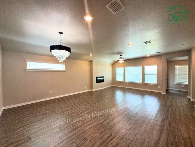 Building Photo - 4-Bedroom Home - Island Kitchen, 2-Car Garage, Washer & Dryer Included