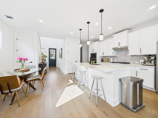 Building Photo - 7602 Bardstown Wy