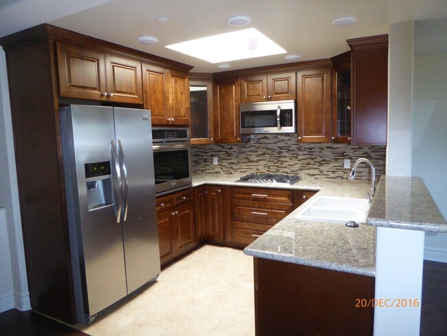 Building Photo - Palermo Villas