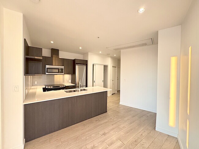 Photo du bâtiment - Aquilini Centre West - 1411