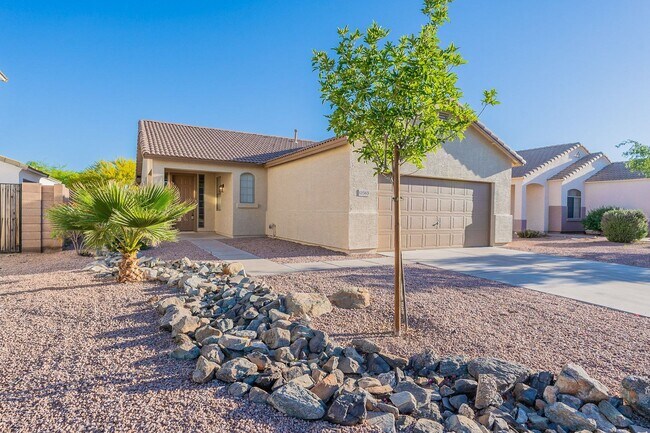 Building Photo - Move right in to your dream home!