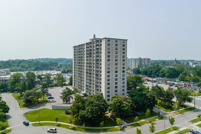 Building Photo - Golf View Towers 1