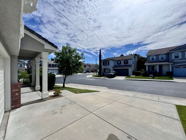 Foto del edificio - Beautiful 3 Bedroom two story South Temecu...