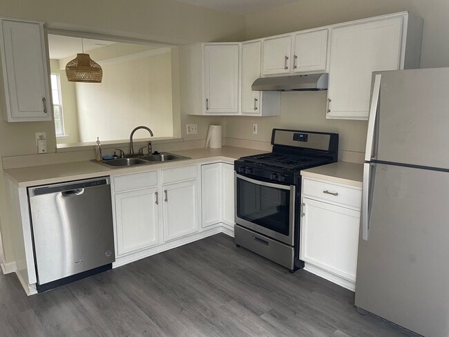 Foto del edificio - 14369 Newbern Loop