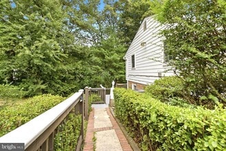 Building Photo - 4915 Powell Rd