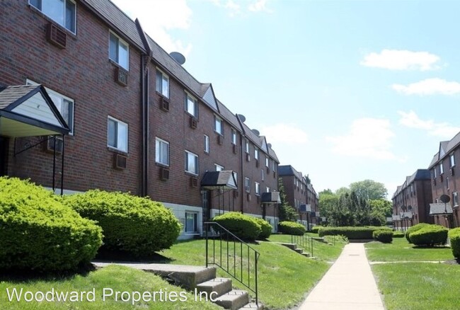 Building Photo - 1 br, 1 bath Apartment - Oakwood Apartment...
