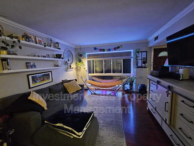 Building Photo - 3562 Marlborough Ave
