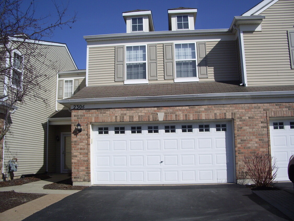 Primary Photo - 2306 Evergreen Cir