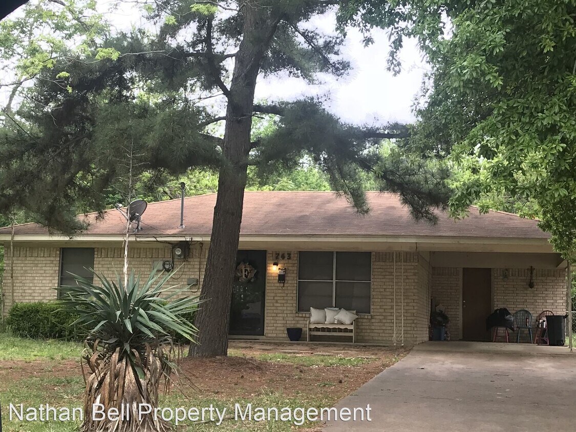 Foto principal - 2 br, 1 bath House - 743 NE 12th