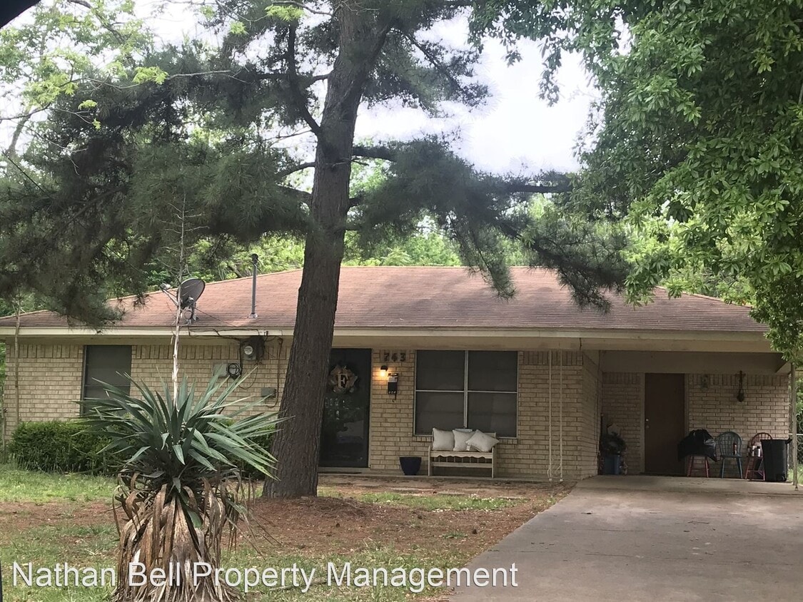 Primary Photo - 2 br, 1 bath House - 743 NE 12th