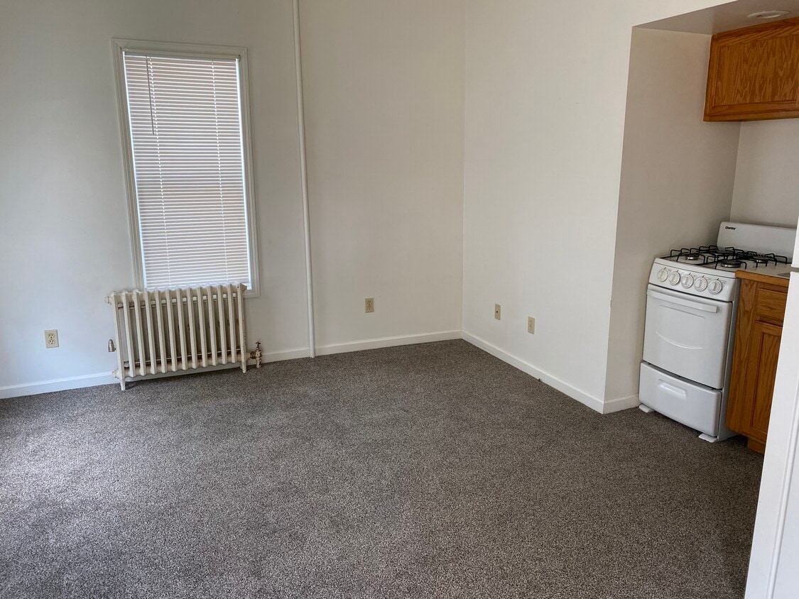 Primary Photo - 29 E Pulteney St