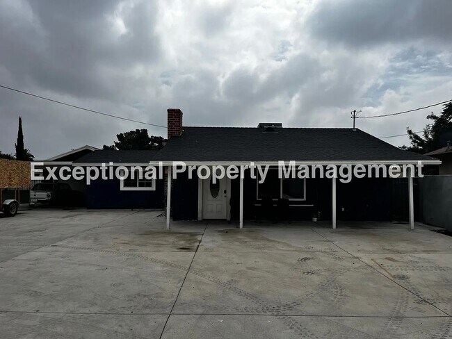 Foto del edificio - 8047 Laurel Ave