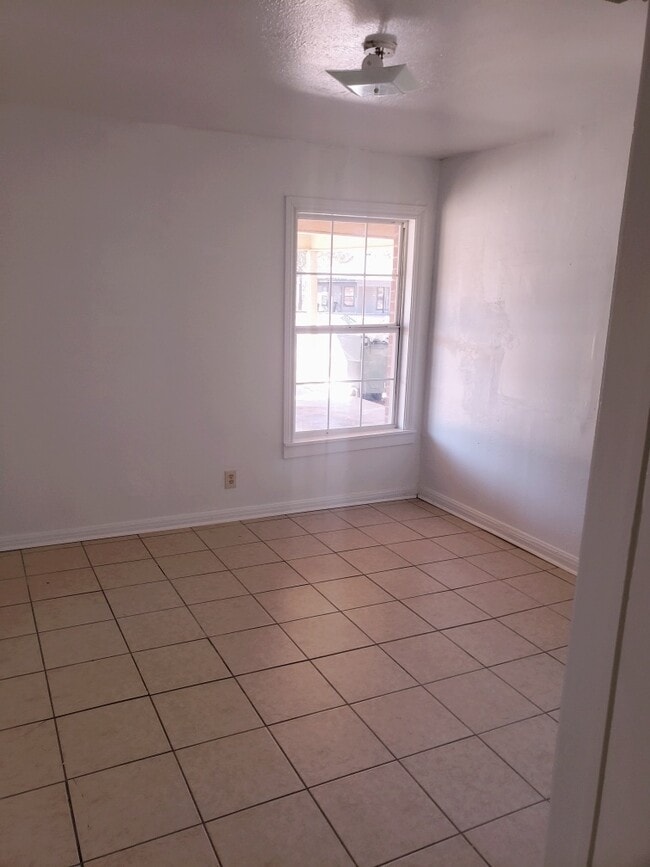 Foto del edificio - 1709 Duncan Ave