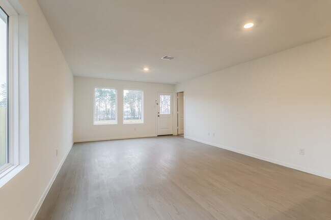 Building Photo - 15250 Abella Dr