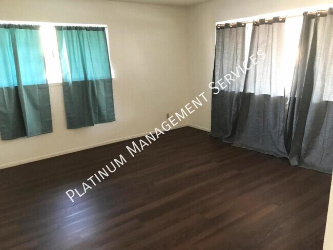 Foto del edificio - 440 Cheyenne Cir