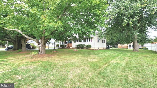 Building Photo - 7489 Old Beach Rd