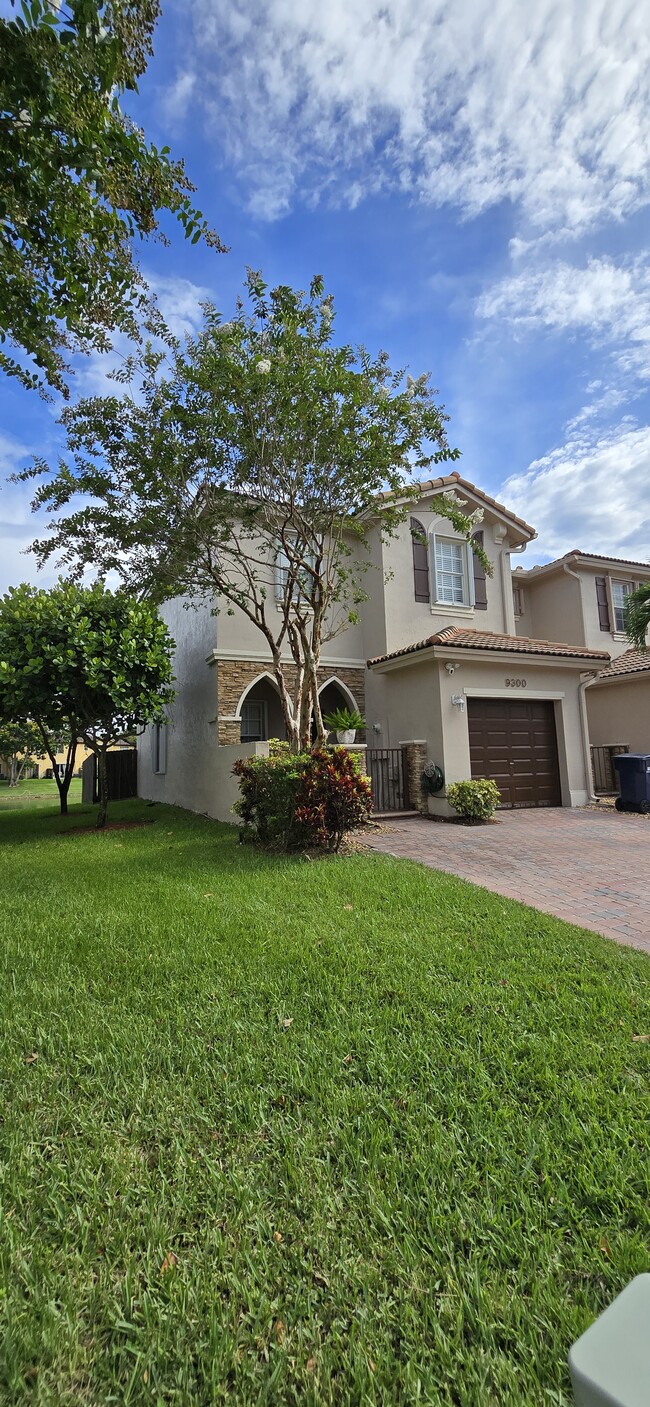 Photo - 9300 SW 222nd Way Townhome