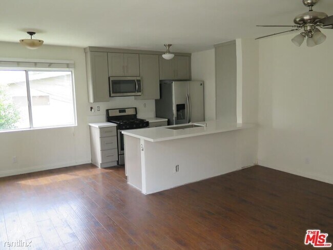 Foto del edificio - 3 br, 2 bath House - 12492 Gilmore Ave Apt 4