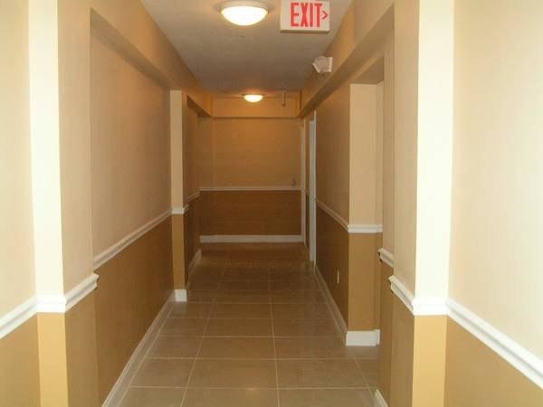 Foto del edificio - 740 Vernon Rd