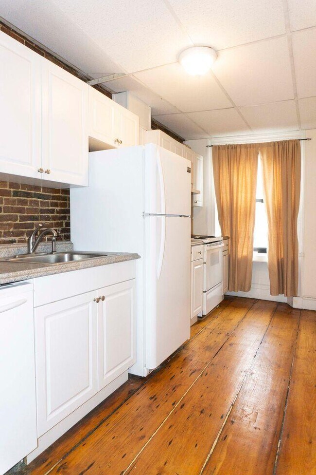 Building Photo - 1 bedroom in Boston MA 02114