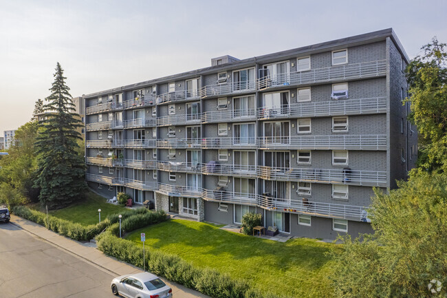 Building Photo - Churchill Towers
