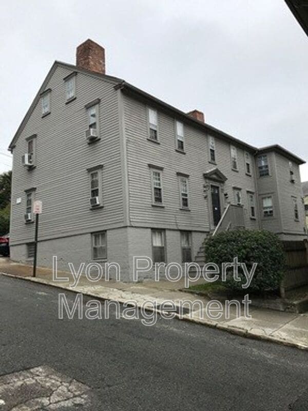 Primary Photo - 39 Bowen St