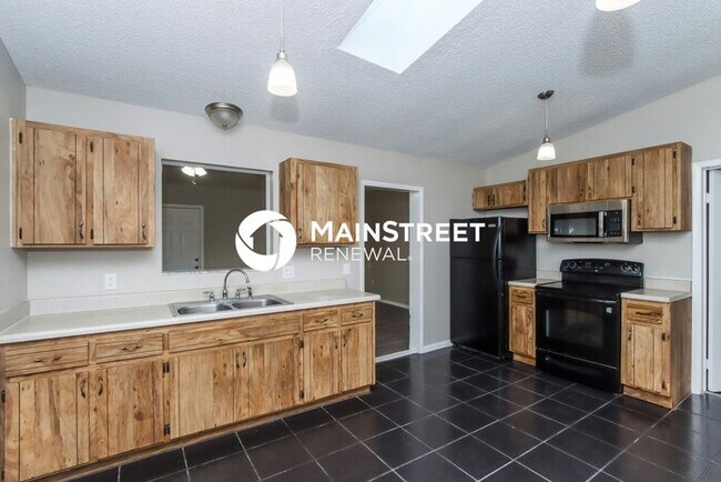 Foto del edificio - 3 Bedroom Pet-Friendly Home in Palm Bay, FL with Main Street Renewal