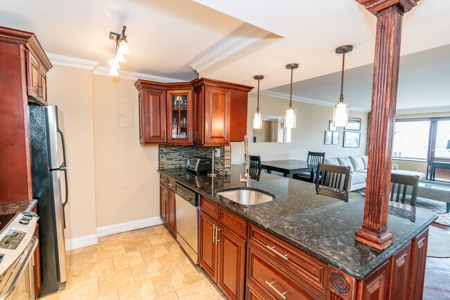 Building Photo - 127 Greyrock Pl