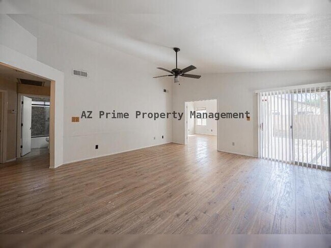 Foto del edificio - 6347 W Puget Ave