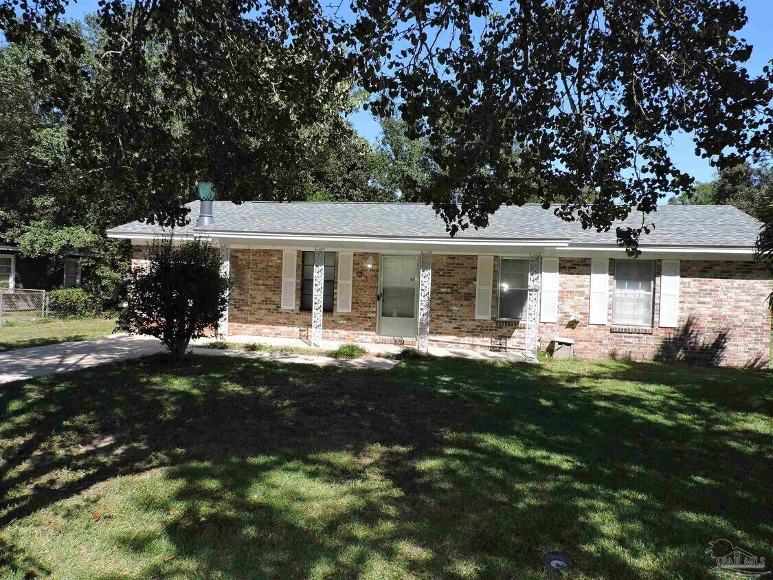 Foto principal - 6970 Woodley Dr