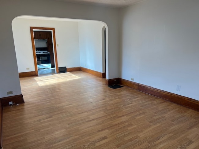 Building Photo - Cozy 2-Bedroom Bungalow on East Ave – Gara...