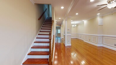 Building Photo - 1230 Owen Pl NE